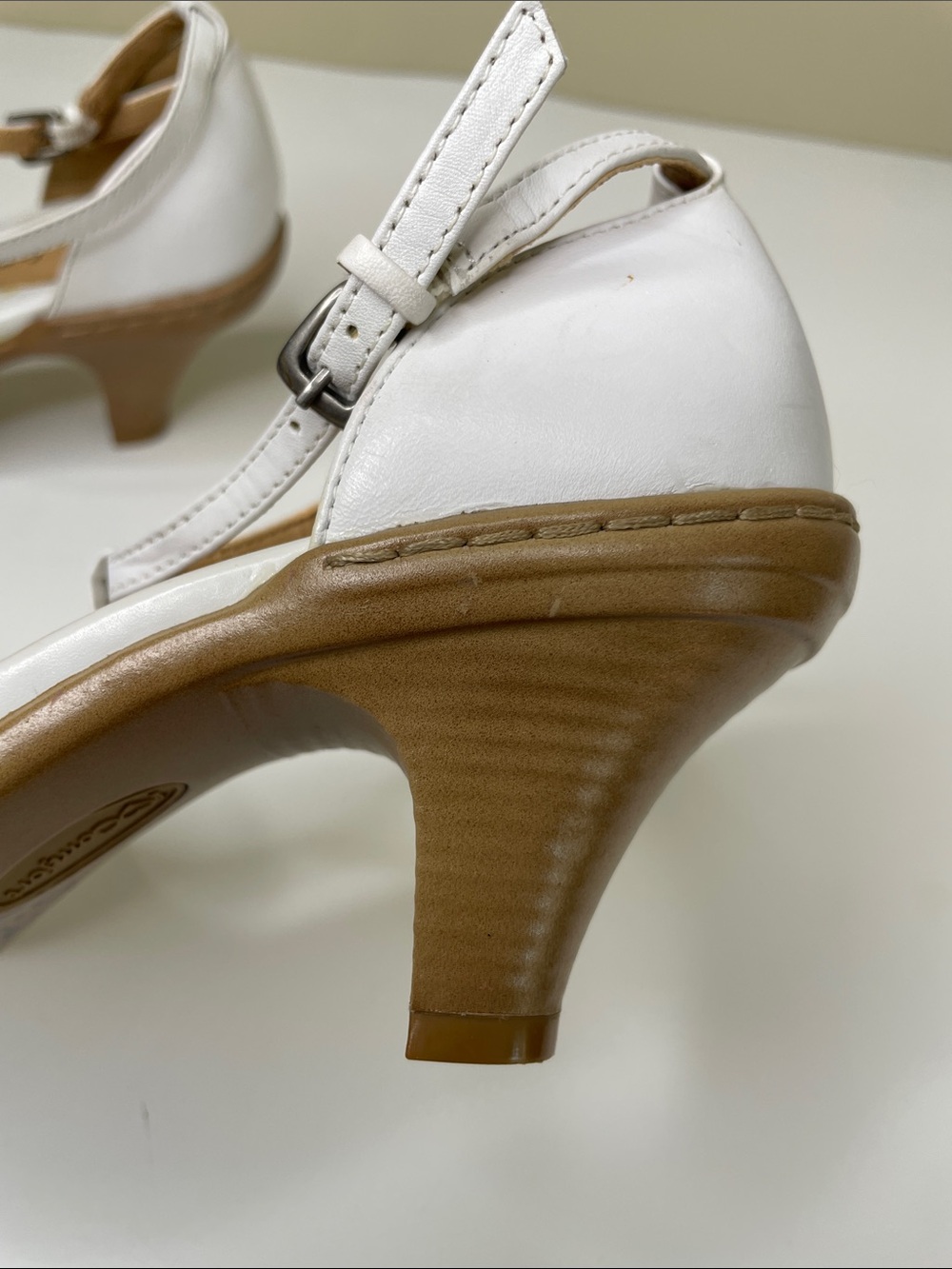 I LOVE COMFORT White Leather T-Strap Cushioned Insole Kitten Heel Sandals 7.5M - Picture 6 of 13